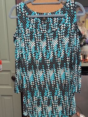 JM Collection Black White and Teal Geometric Cold-Shoulder Top